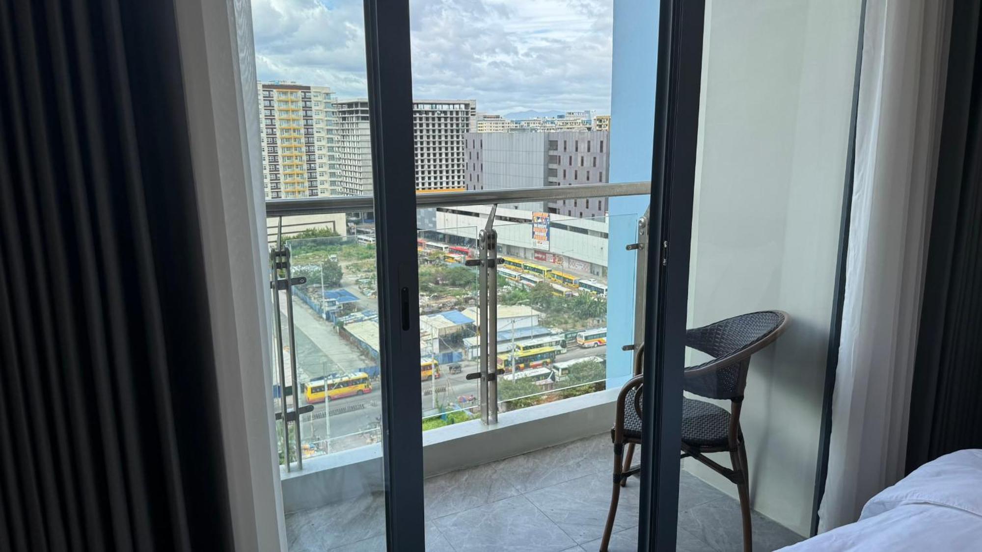 L Condotel Paranaque City Exterior foto